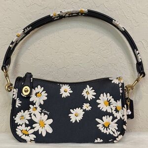 Coach Swinger Bag 20 With Floral Print